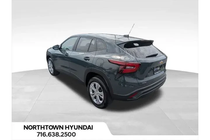 $21402 : Chevrolet Trax 2025 LS 4dr C image 3