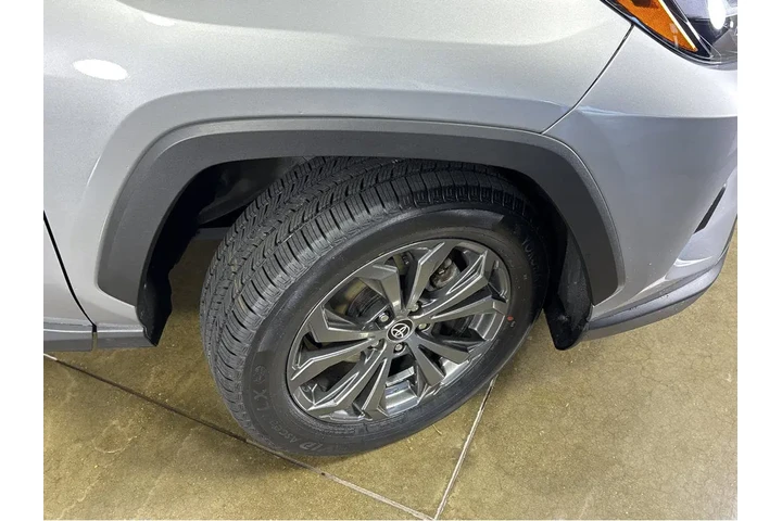 $32884 : Gold Certified2023 RAV4 Hybri image 10