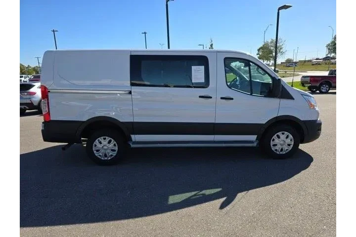 $31900 : Ford Transit 2022 250 3dr SW image 6