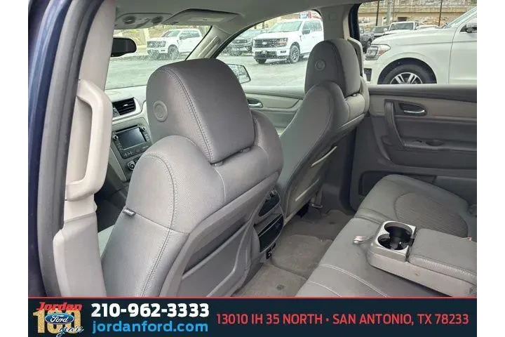 $10602 : Chevrolet Traverse 2017 LS 4 image 9