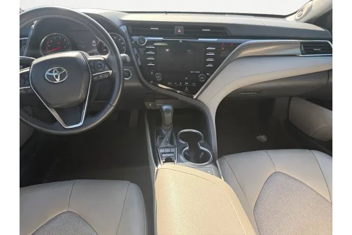 $22298 : Toyota Camry 2018 XLE V6 4dr image 10