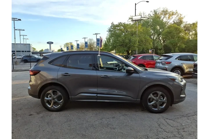 $24747 : Ford Escape 2023 AWD ST-Line image 2