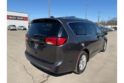 $11450 : 2018 Pacifica Touring L thumbnail