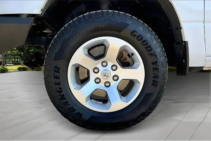 $22980 : Ram 1500 2019 4x4 Tradesman image 9