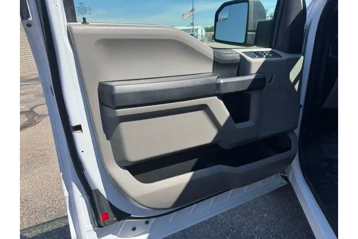$18982 : Ford F-150 2017 4x4 XL 4dr S image 8