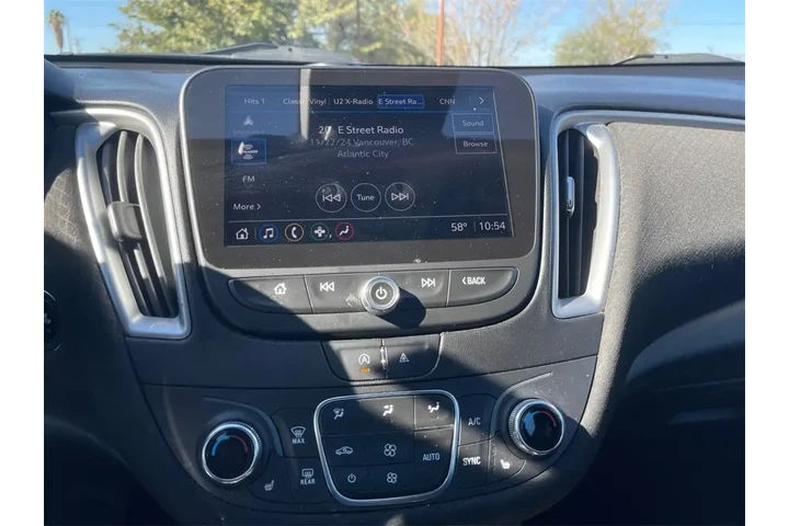 $13000 : Chevrolet Malibu 2022 LT 4dr image 8