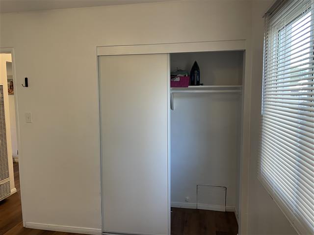 $1000 : Room for Rent image 4