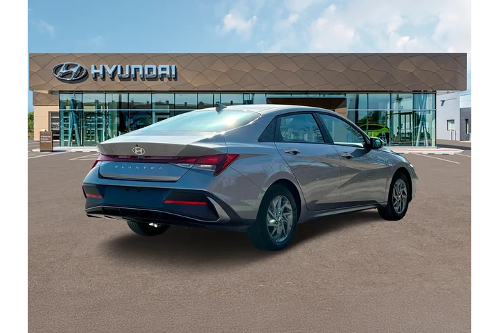 $23945 : Hyundai ELANTRA 2024 SEL 4dr image 7