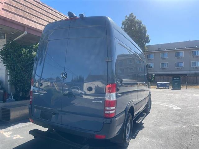 $25950 : 2018 Sprinter 2500 Cargo van image 7