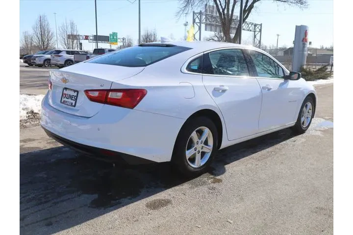 $18177 : Chevrolet Malibu 2024 LT 4dr image 8