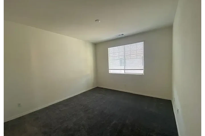 $800 : Spacious 1 bedroom/ 1bathroom image 6