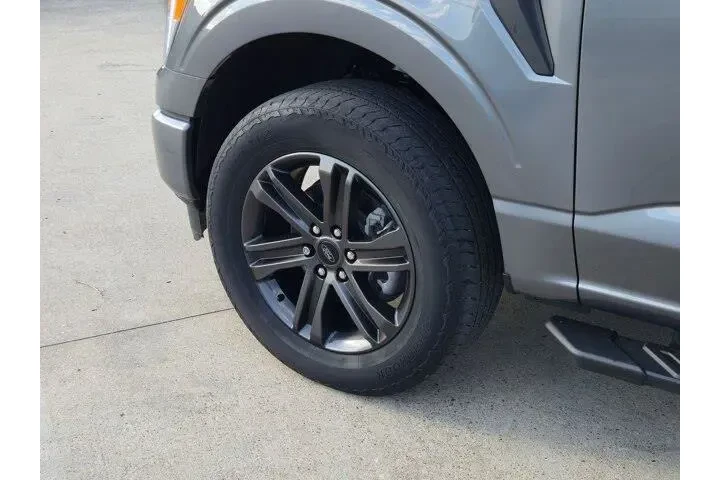 $36500 : Ford F-150 2022 4x4 XLT 4dr image 10