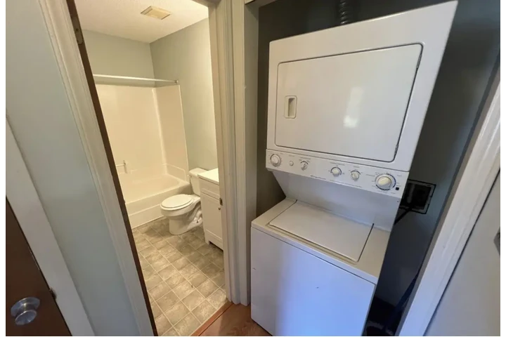 $1350 : Rent image 2