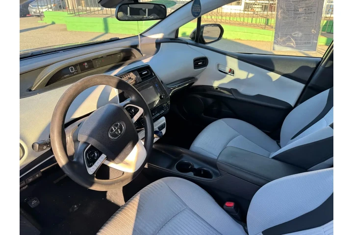 $12500 : 2018 Toyota Prius Two Hatchbac image 10