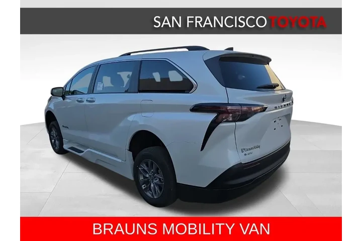 $89888 : 2026 Sienna XLE 8 Passenger image 3