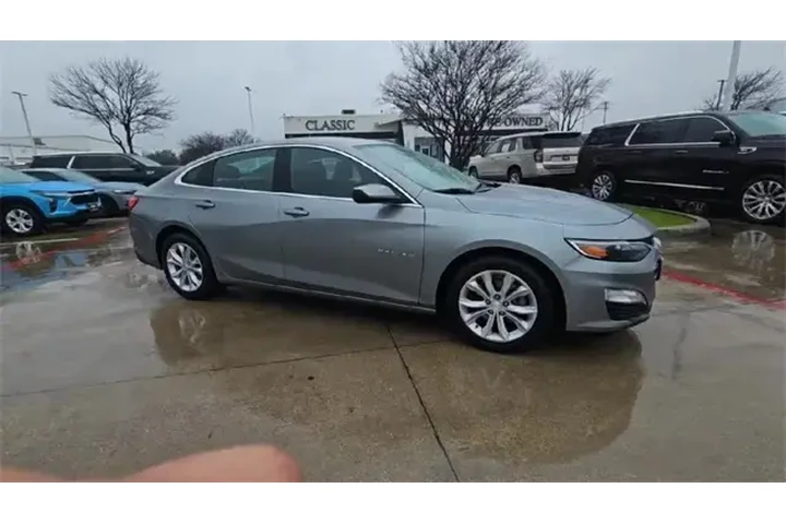 $16987 : Chevrolet Malibu 2023 LT 4dr image 9