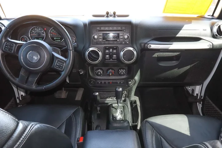 $17779 : 2017 Wrangler Unlimited Sahara image 10