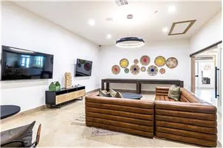 $1650 : Rental property with 2 bedro image 10