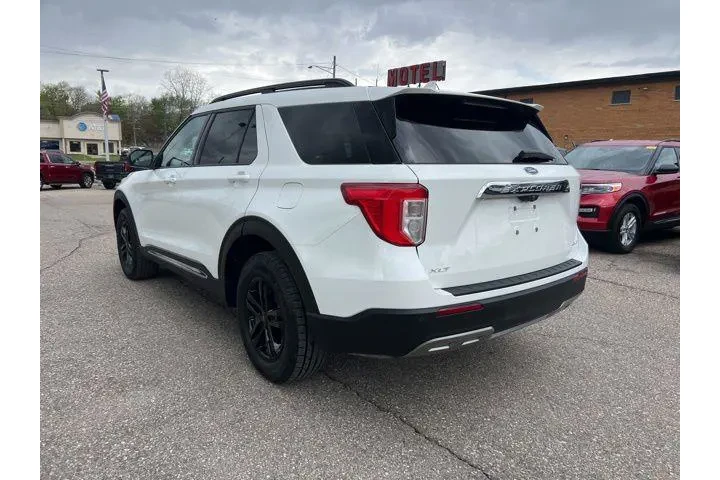 $31958 : Ford Explorer 2023 AWD XLT 4 image 6