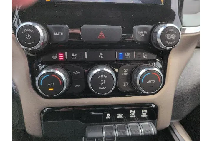 $38875 : Ram 1500 2021 4x4 Laramie 4d image 8