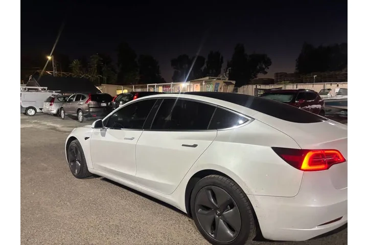 $22999 : 2019 Model 3 Standard Range P image 4