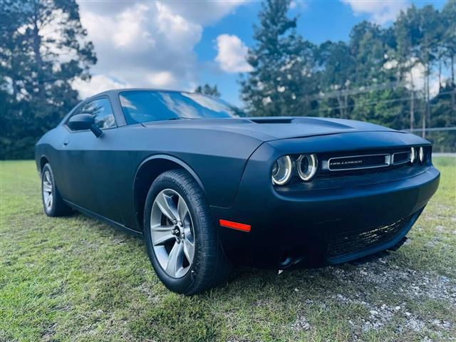 $17900 : 2017 DODGE CHALLENGER image 4