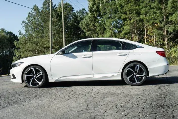 $27346 : Honda Accord 2022 Sport 4dr image 6