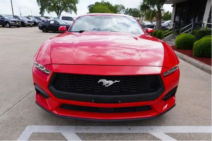 $33288 : Ford Mustang 2024 EcoBoost 2 image 2