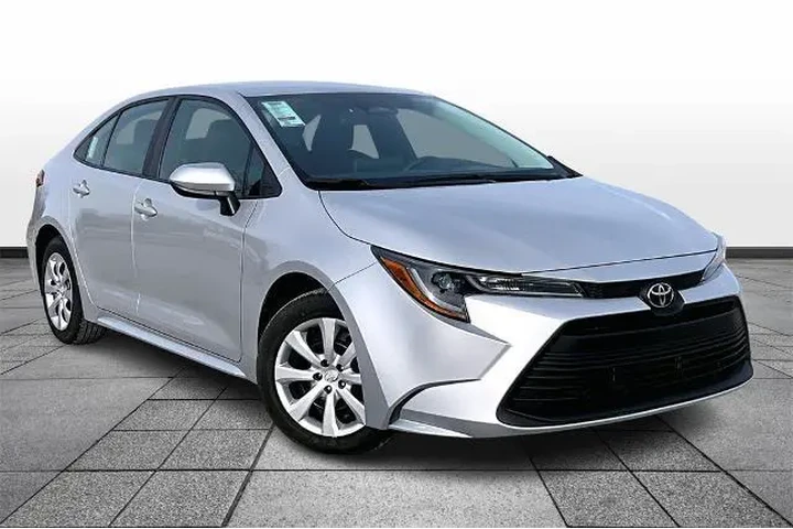 $20133 : Toyota Corolla 2023 LE 4dr S image 2