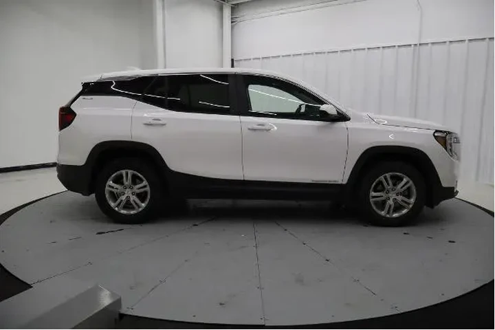 $21089 : GMC Terrain 2024 AWD SLE 4dr image 2