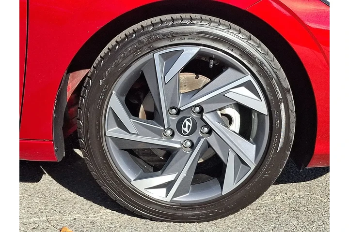 $17995 : Hyundai ELANTRA 2024 Limited image 9