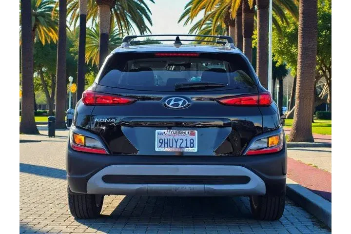 $17990 : Hyundai KONA 2023 SEL 4dr Cr image 6