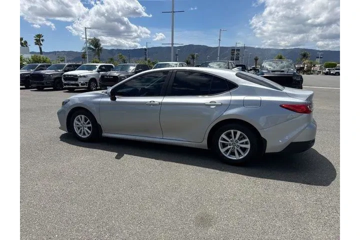 $29334 : Toyota Camry 2025 SE 4dr Sed image 5
