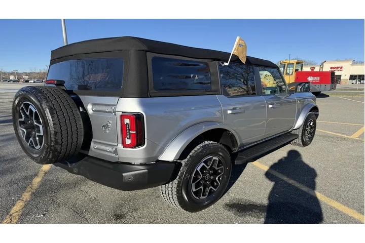 $39985 : Ford Bronco 2023 4x4 Outer B image 7