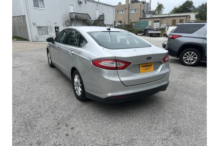 $9900 : 2016 Fusion S image 4