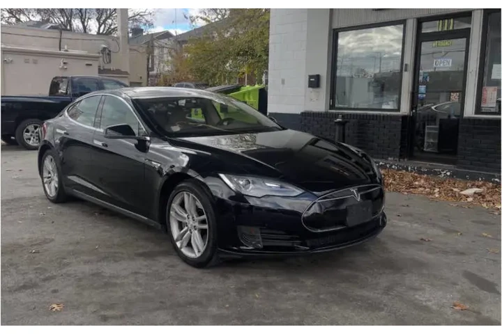 $11799 : 2013 Model S image 3