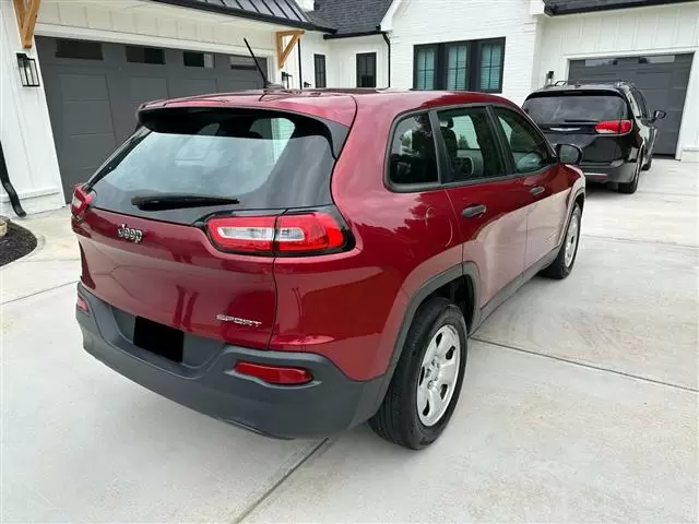 $6500 : 2016  Cherokee SPORT image 3