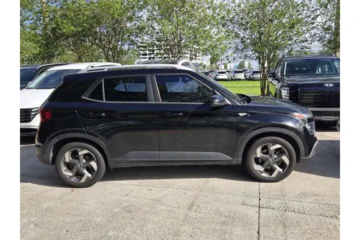 $15987 : Hyundai VENUE 2021 SEL 4dr C image 4