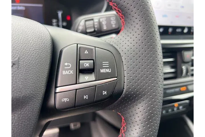 $24732 : Ford Escape 2024 AWD ST-Line image 10