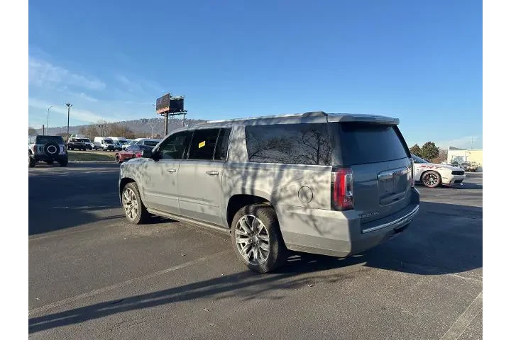 $16942 : GMC Yukon XL 2016 4x4 Denali image 6