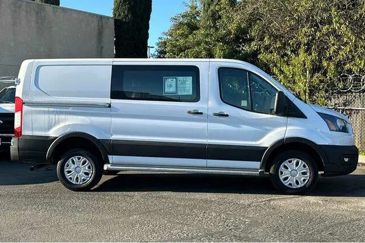 $32871 : Ford Transit 2024 250 3dr SW image 7