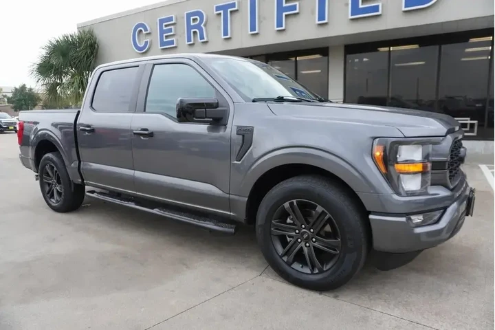 $34988 : Ford F-150 2023 4x2 XL 4dr S image 1