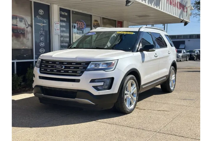 $13999 : 2017 Explorer XLT image 6