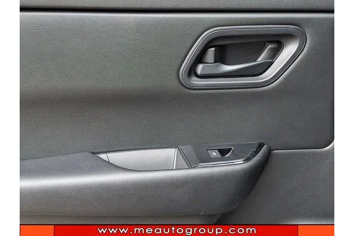 $19995 : Nissan Rogue 2024 S 4dr Cros image 8
