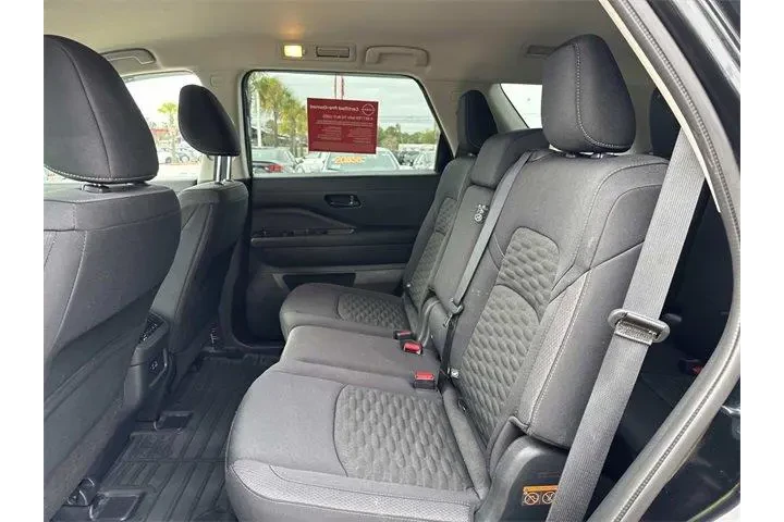 $34700 : Nissan Pathfinder 2025 AWD S image 9