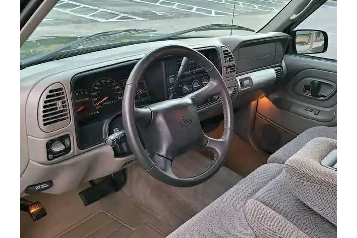 $2500 : Very nice truck and runs well image 2
