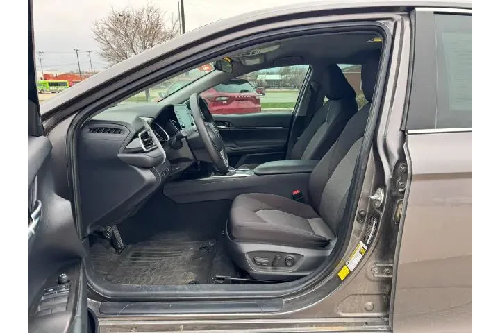 $21989 : Toyota Camry 2021 LE 4dr Sed image 9