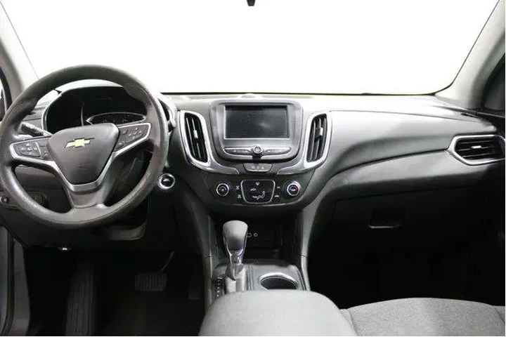 $18917 : Chevrolet Equinox 2023 LT 4d image 2