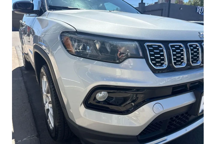 $24995 : 2025 Compass Limited 4x4 image 6