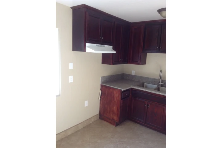 $1700 : 894 W G st. Colton Ca image 6